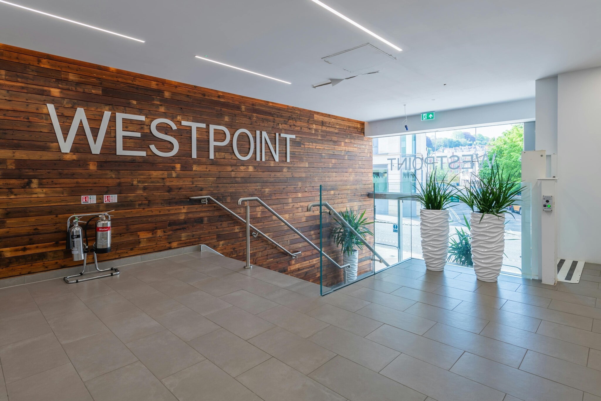 James St W, Bath to rent Interior Photo- Image 1 of 14