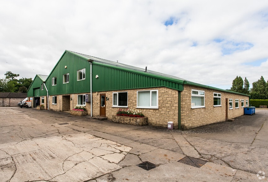Warren Business Park, Tetbury to rent - Primary Photo - Image 1 of 2