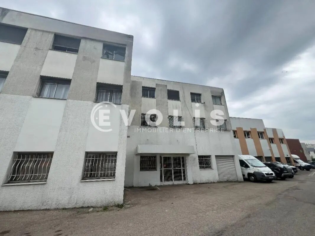Office in Fontenay-sous-Bois to rent Building Photo- Image 1 of 23