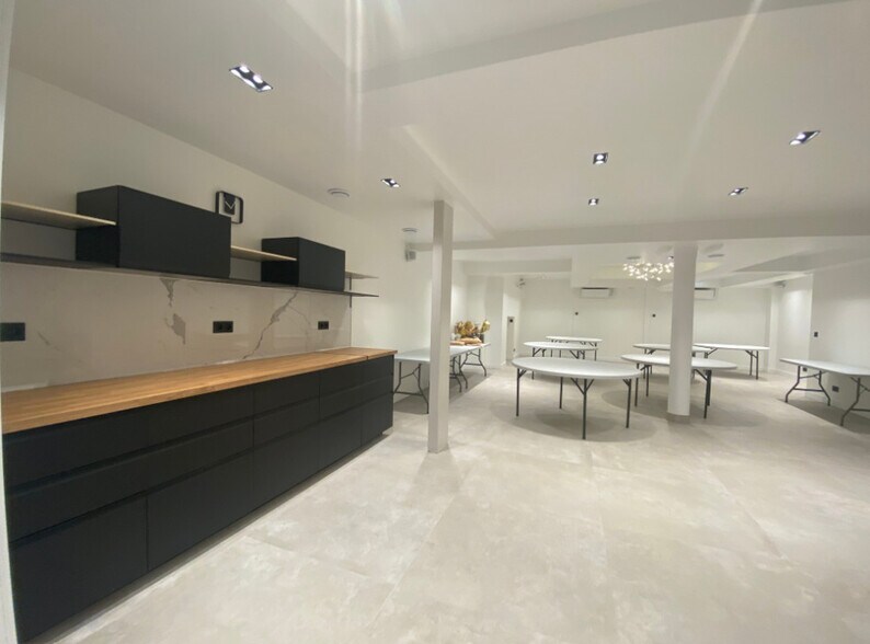 Office in Paris for sale - Building Photo - Image 3 of 10