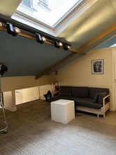 Retail in Paris to rent Interior Photo- Image 2 of 3