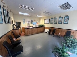 27 St. John's, Warwick to rent Interior Photo- Image 2 of 3