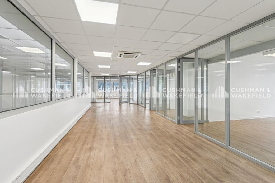10-22 Rue D'Arras, Nanterre to rent - Interior Photo - Image 3 of 18