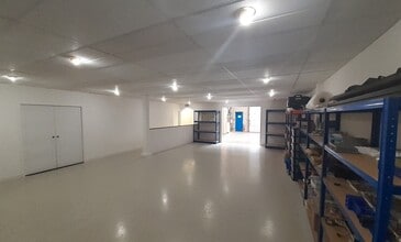 Winnall Close, Winchester to rent Interior Photo- Image 1 of 2