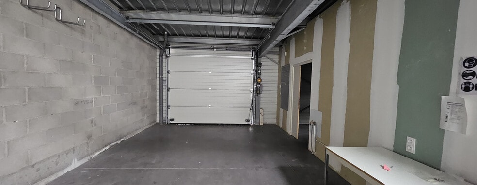 Light Industrial in La Farlède for sale - Building Photo - Image 3 of 6