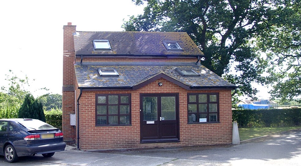 Dunt Ave, Reading to rent - Primary Photo - Image 1 of 2