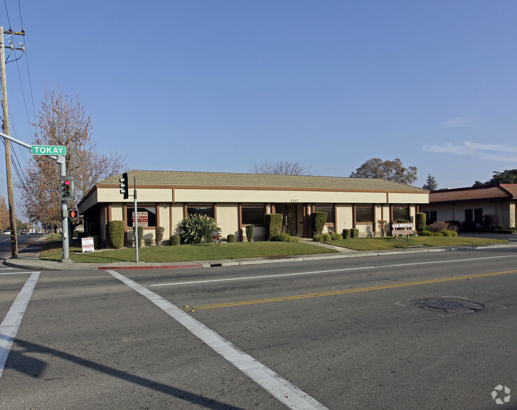 1217 W Tokay St, Lodi, CA for rent - Building Photo - Image 2 of 7