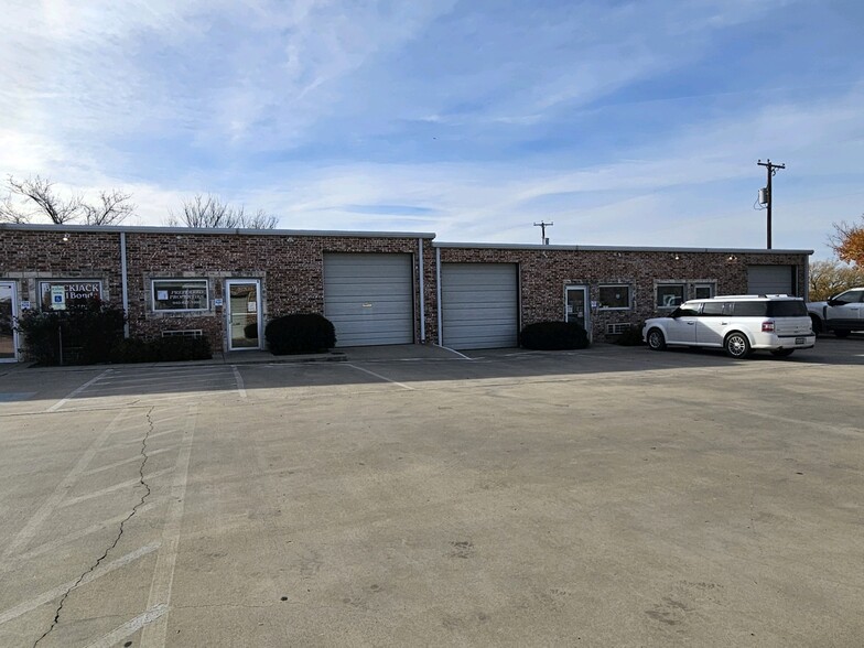 1601 W Business 380, Decatur, TX for rent - Building Photo - Image 1 of 13