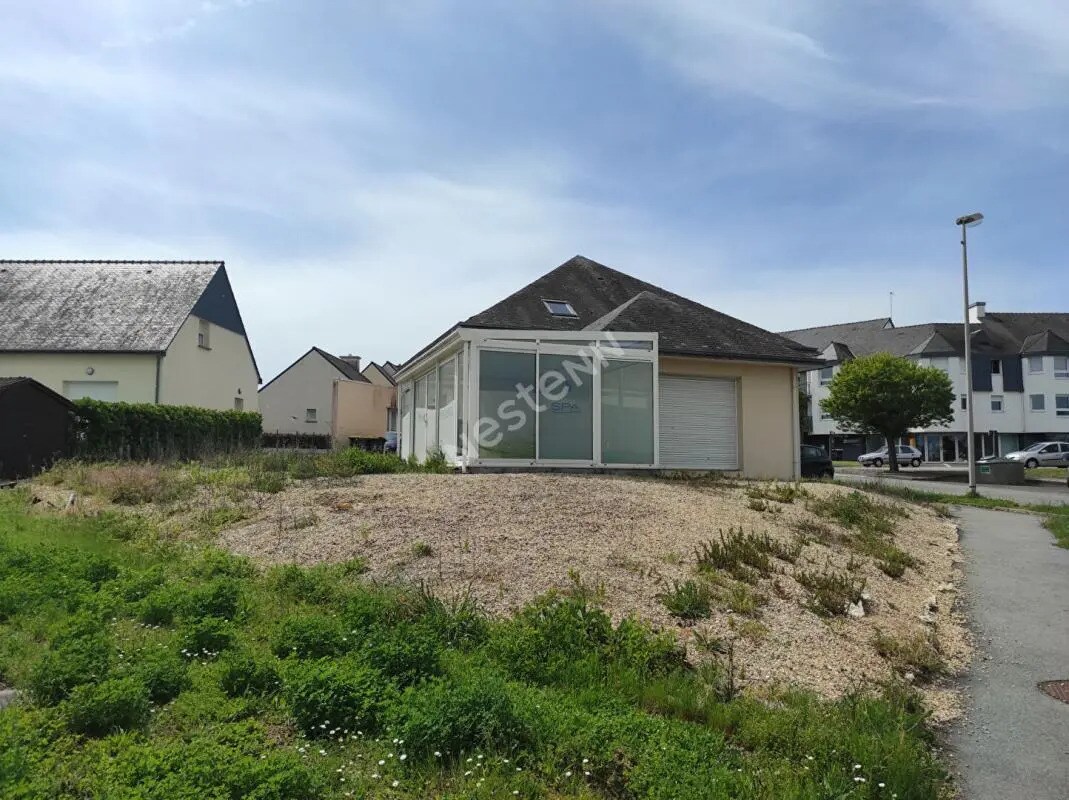 Retail in Vannes for sale Building Photo- Image 1 of 3