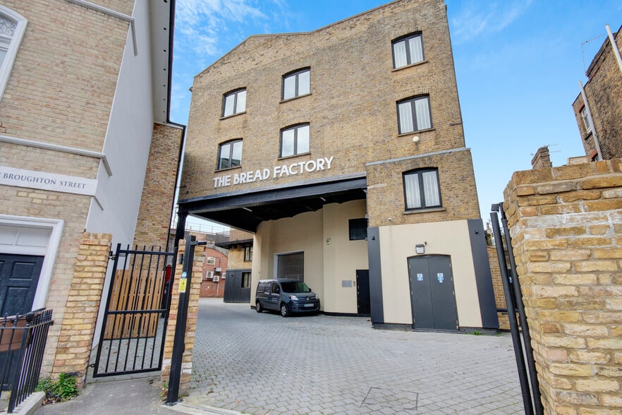 1-1C Broughton St, London to rent - Building Photo - Image 1 of 9