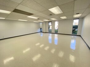 1650 S Amphlett Blvd, San Mateo, CA to rent Interior Photo- Image 1 of 5