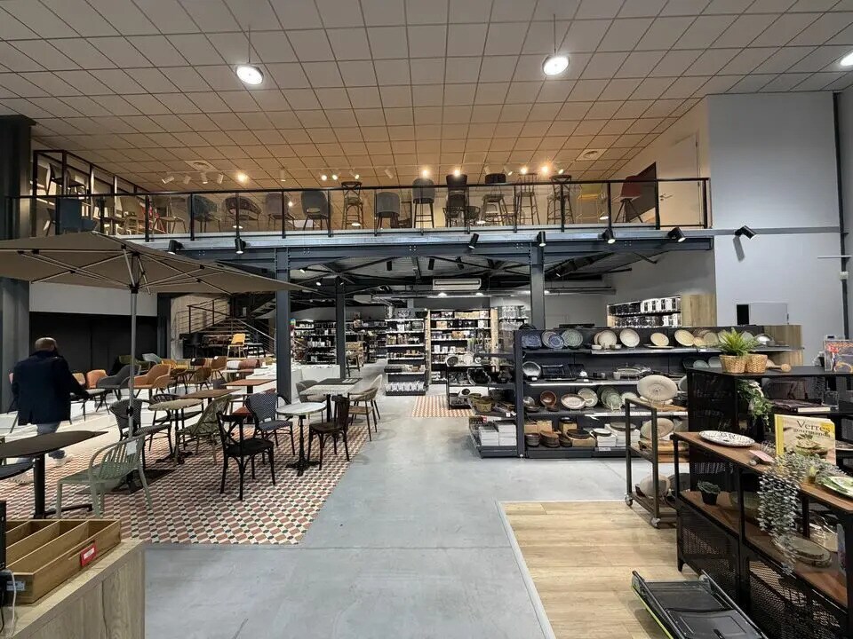 Location Commerce 499 m² - Photo 1