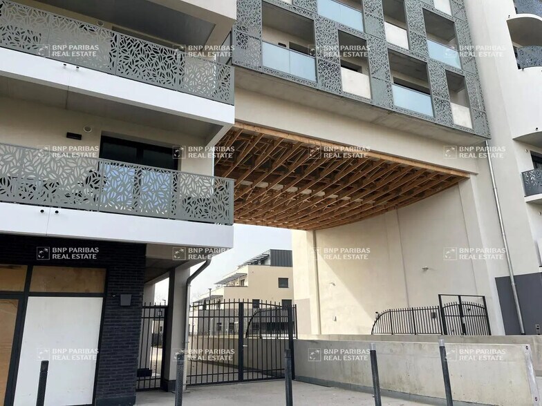 43 Avenue De Langres, Dijon to rent - Building Photo - Image 3 of 11