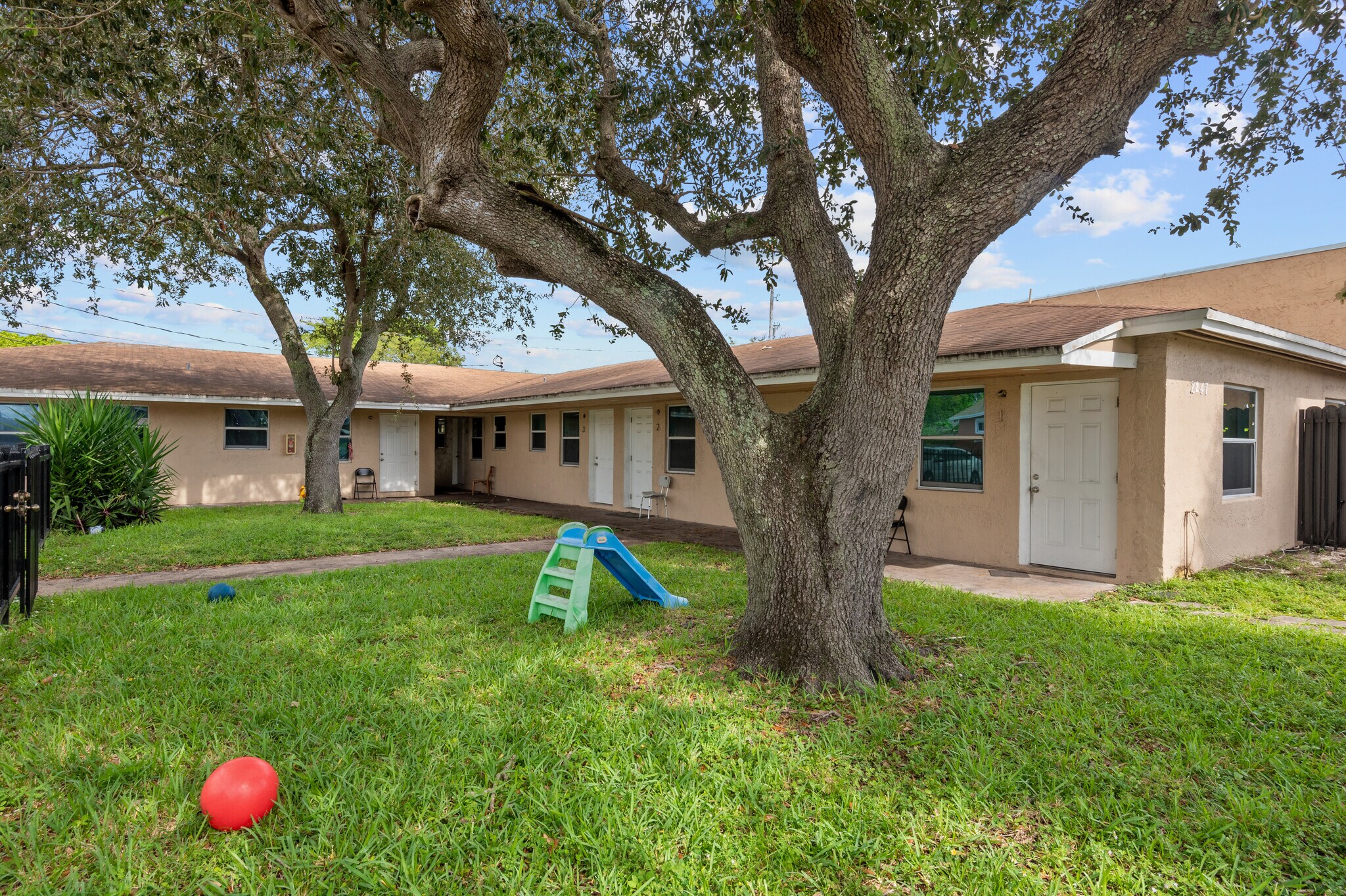 2247 Simms St, Hollywood, FL for sale Building Photo- Image 1 of 1