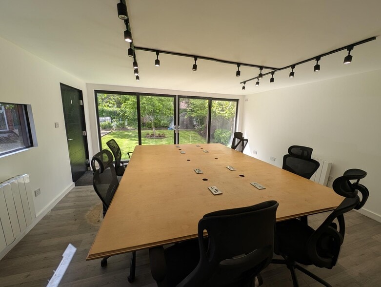 1 King St, Northwich to rent - Interior Photo - Image 2 of 7