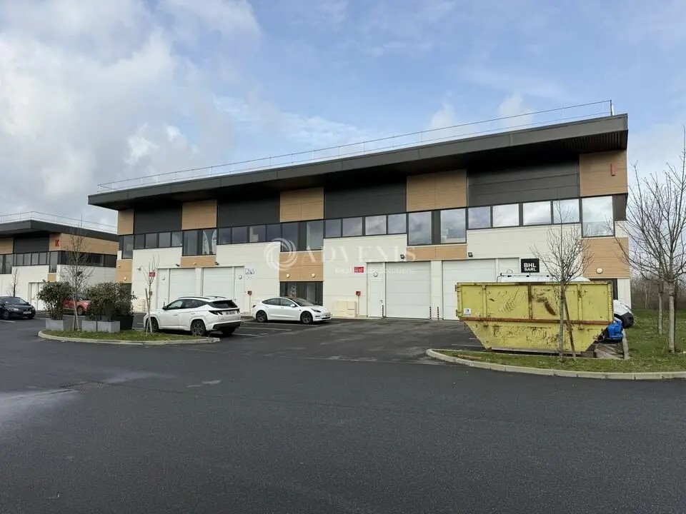 Location Local d'activités 421 m² - Photo 1