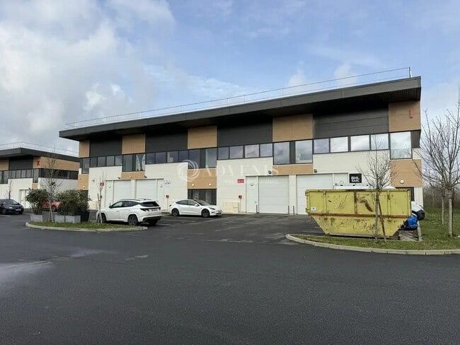 Location Local d'activités 421 m²