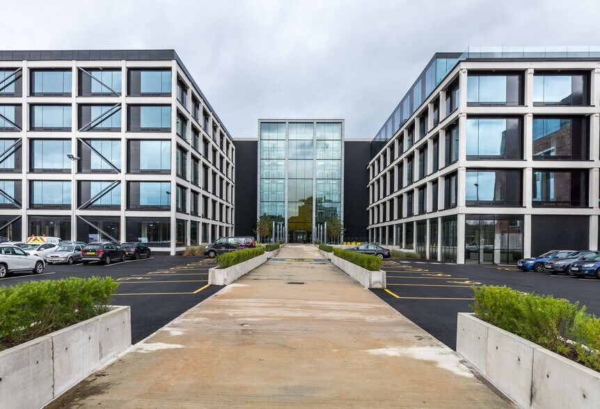 Colgate Ln, Salford to rent - Building Photo - Image 2 of 2