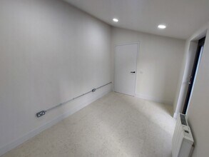 7-11 Melville Ter, Stirling to rent Interior Photo- Image 2 of 3