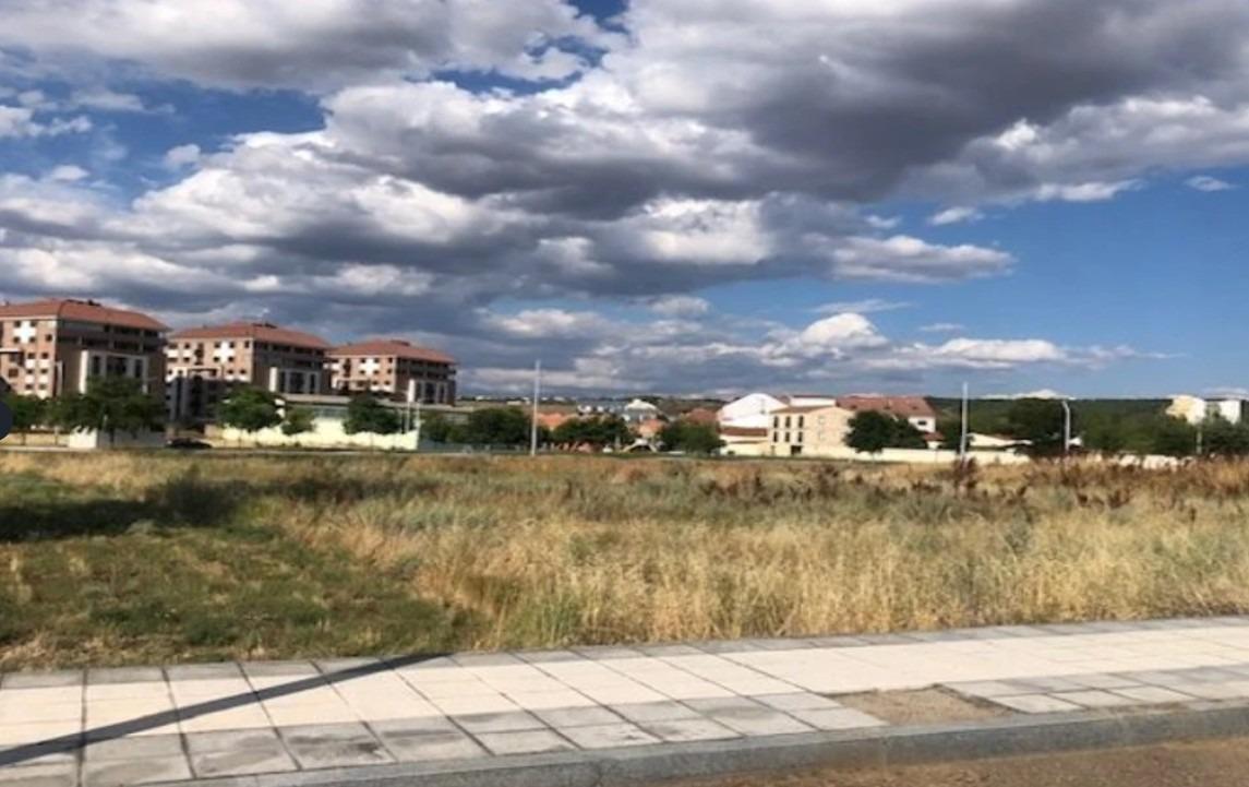 Land in León, León to rent Building Photo- Image 1 of 5