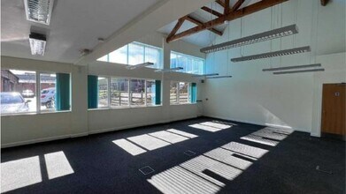 100 Wellingborough Rd, Ecton to rent Interior Photo- Image 1 of 1