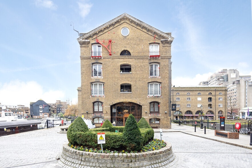 Ivory House St Katherine's Docks, London to rent - Building Photo - Image 3 of 3