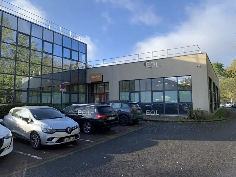 Light Industrial in Villebon-sur-Yvette to rent - Building Photo - Image 2 of 11