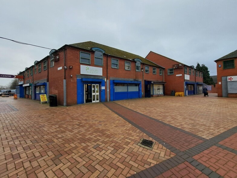 11-21 Unity Walk, Tipton to rent - Building Photo - Image 2 of 11