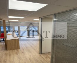 Industrial in Villeneuve-la-Garenne to rent - Interior Photo - Image 2 of 4