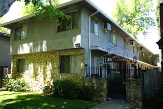 2715 D St, Sacramento, CA for sale Building Photo- Image 1 of 1