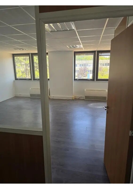 Office in Bruges for sale Interior Photo- Image 1 of 6