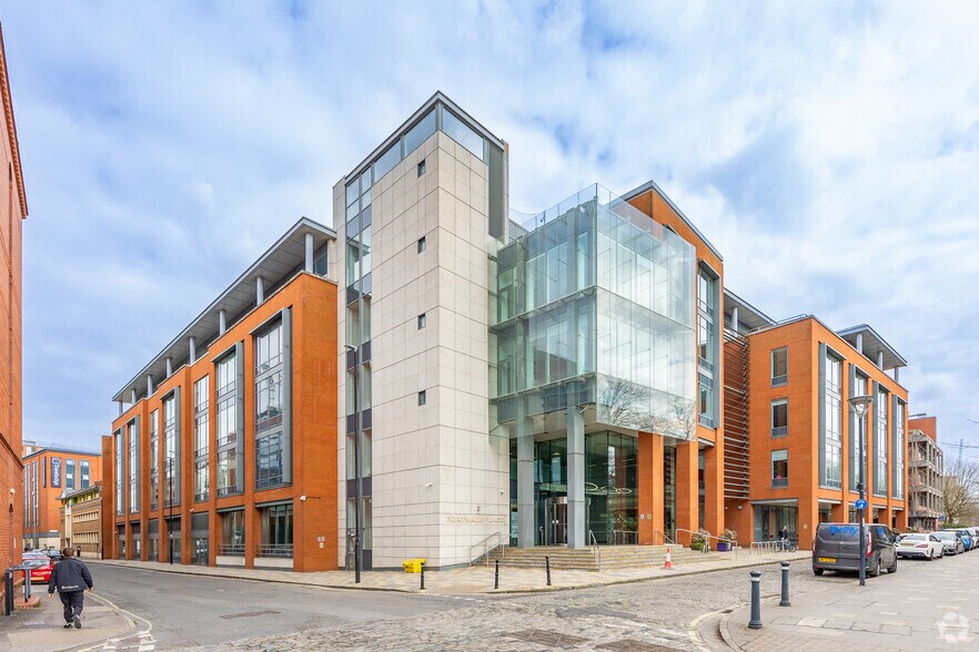 Portwall Ln, Bristol to rent - Building Photo - Image 2 of 4