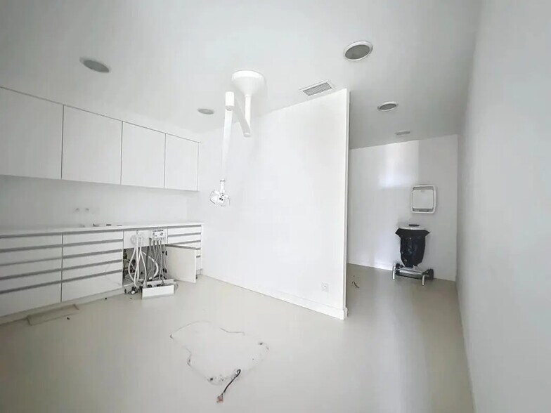 4 Avenue André-Marie Ampère, Colomiers for sale - Building Photo - Image 3 of 10