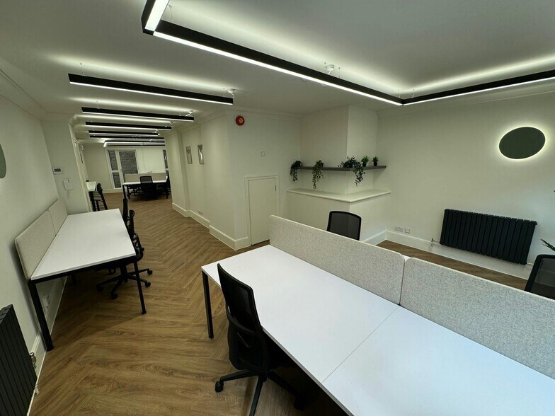 45 Britton St, London to rent - Interior Photo - Image 3 of 10