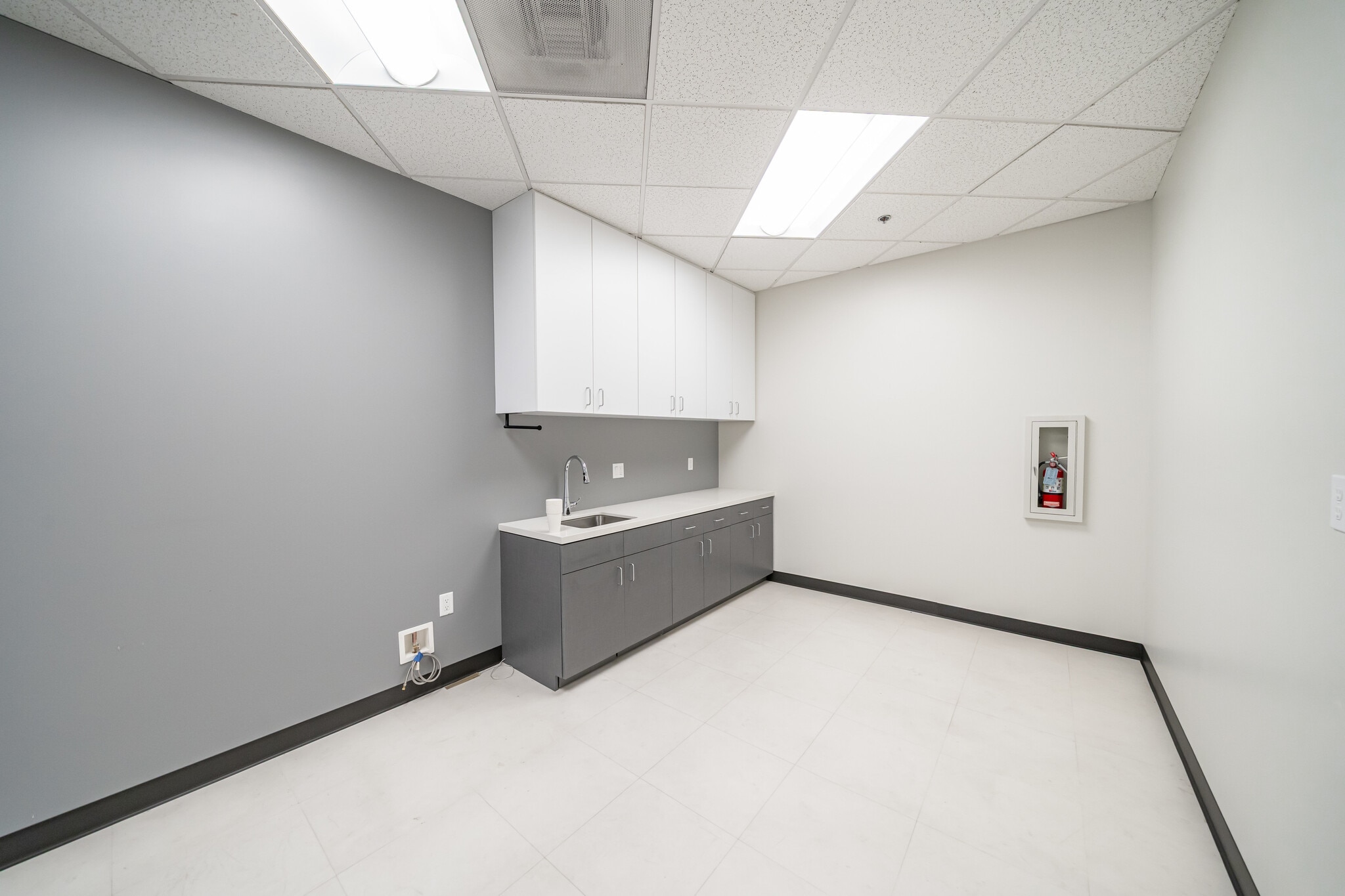 27442 Portola Pky, Foothill Ranch, CA to rent Interior Photo- Image 1 of 9