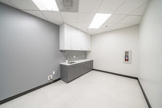 27442 Portola Pky, Foothill Ranch, CA to rent Interior Photo- Image 1 of 9