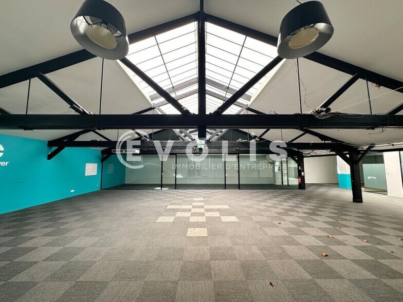 Office in Montrouge to rent - Building Photo - Image 3 of 48