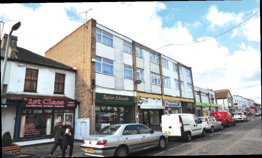 77-81 West Rd, Southend On Sea to rent Primary Photo- Image 1 of 3