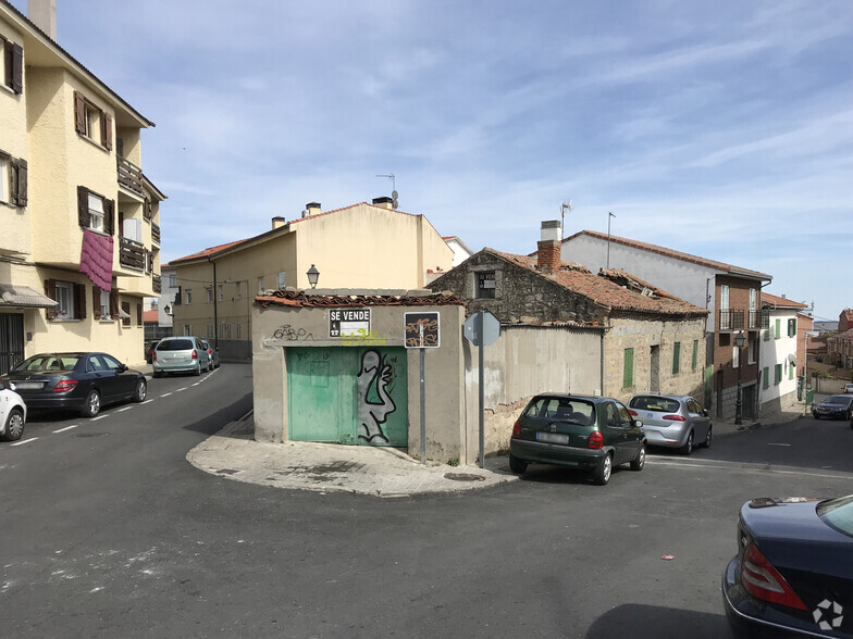 Calle Virgen de la Jarosa, 9, Guadarrama, Madrid for sale - Primary Photo - Image 1 of 2