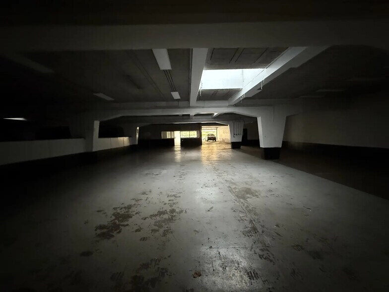 Build-to-Rent in Marseille for sale - Building Photo - Image 2 of 5