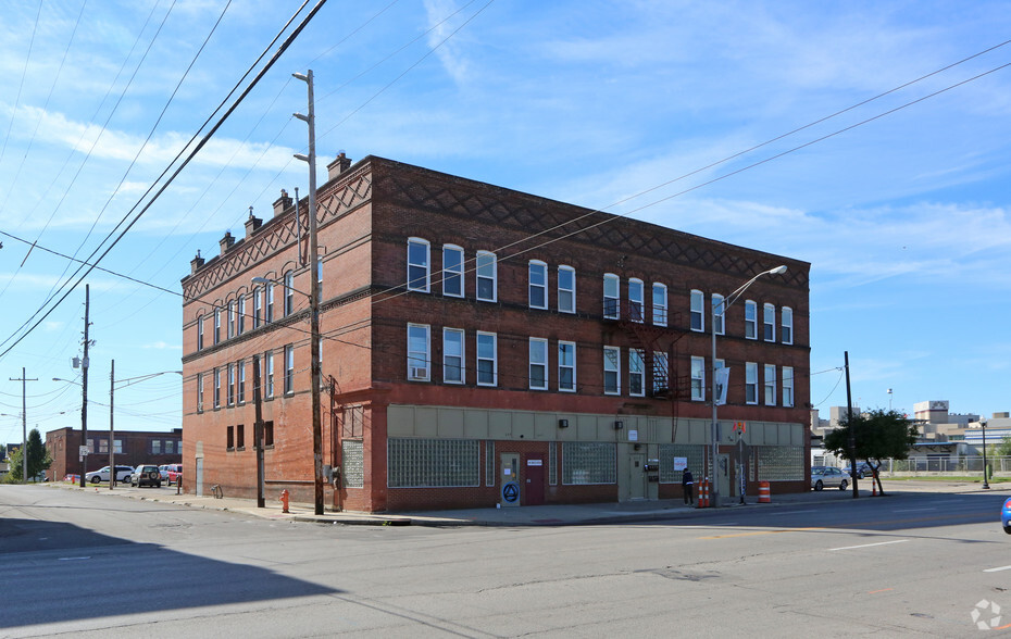 645-651 W Broad St, Columbus, OH for sale - Primary Photo - Image 1 of 1