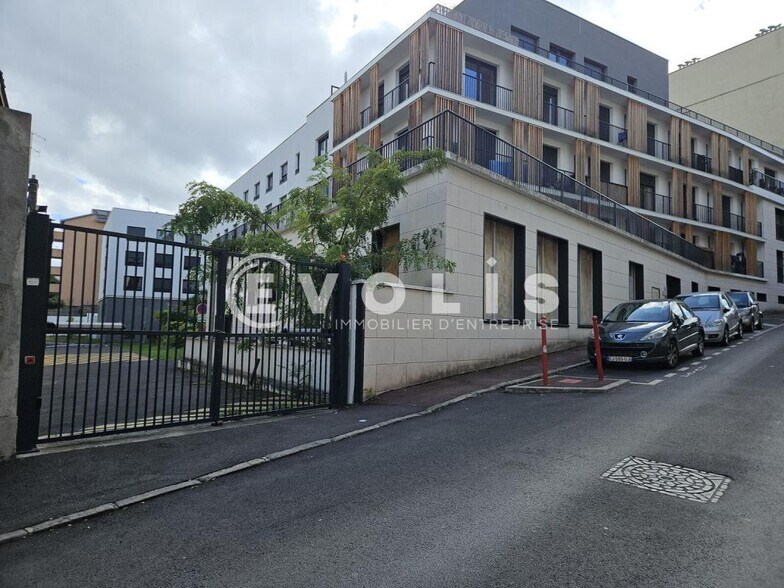 Light Industrial in Vanves to rent - Building Photo - Image 1 of 14