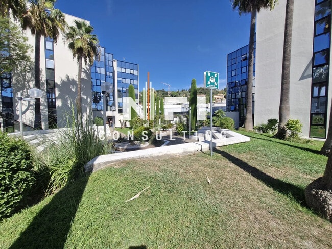 Location Commerce 939 m²