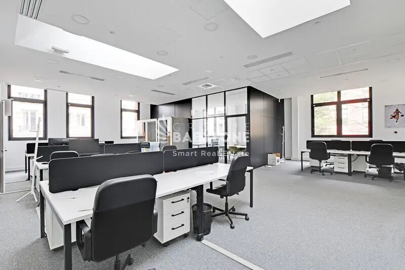 Office in Levallois-Perret to rent Building Photo- Image 1 of 14