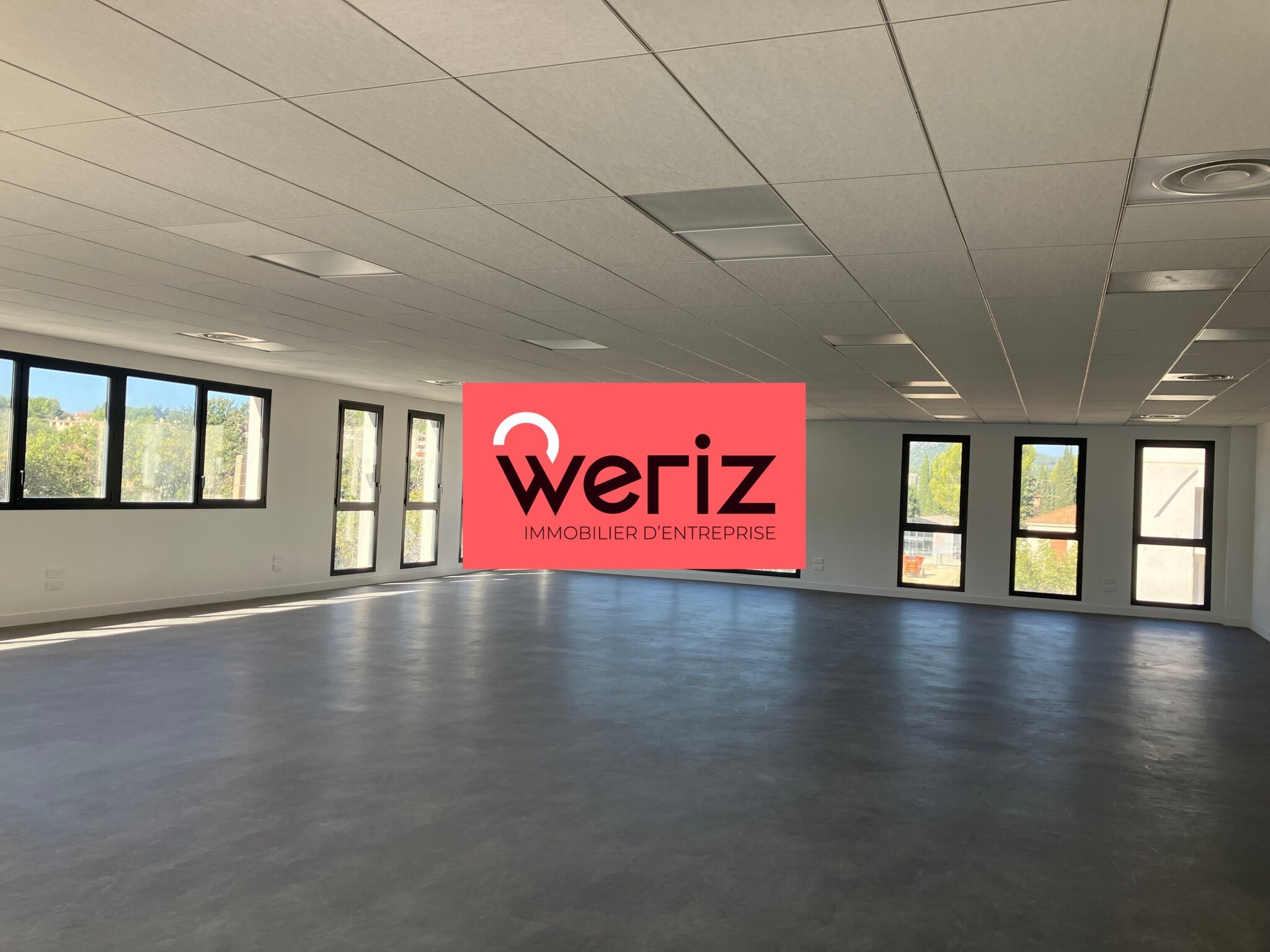 Office in Aubagne to rent Building Photo- Image 1 of 15