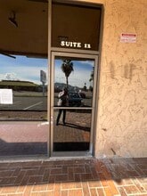 12416 N 28th Dr, Phoenix, AZ to rent Interior Photo- Image 1 of 10