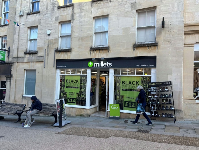 59 High St, Stroud to rent Building Photo- Image 1 of 2