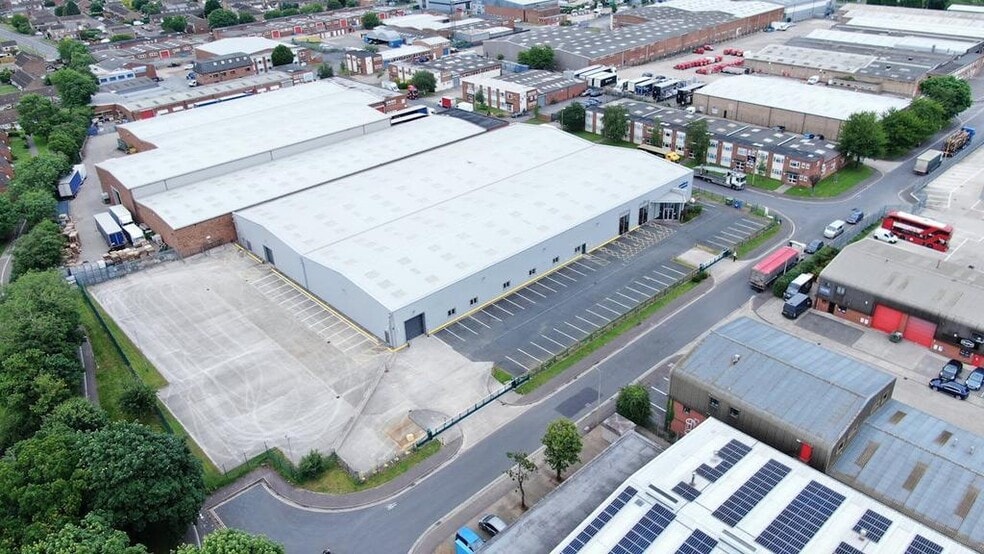 30 Murdock Rd, Bicester to rent - Building Photo - Image 2 of 36