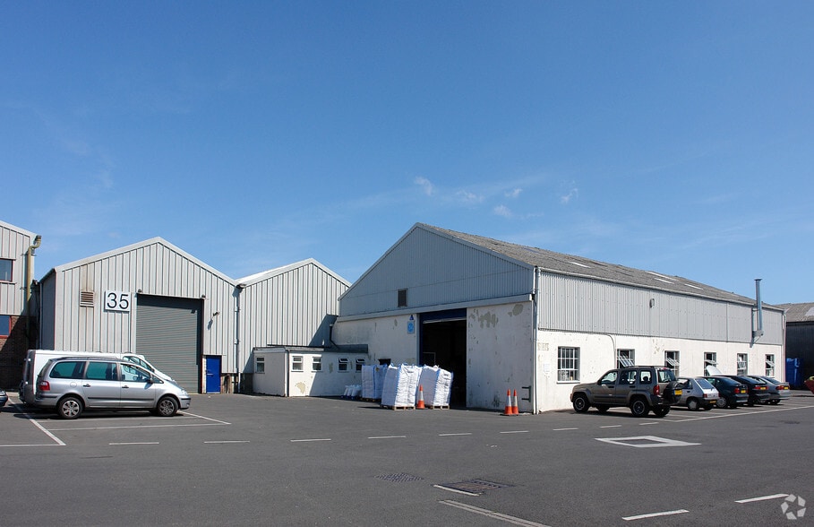 Station Rd, West Horndon for sale - Primary Photo - Image 1 of 1