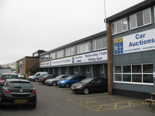 46 Brampton Rd, Eastbourne to rent - Building Photo - Image 1 of 3